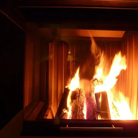 Golden Treasure Deluxe 아파트