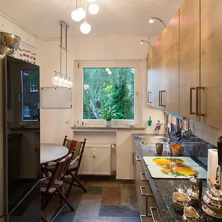 Golden Treasure Deluxe 아파트