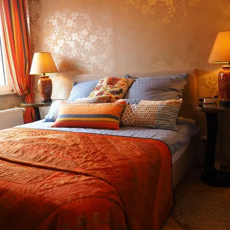 Golden Treasure Deluxe 아파트